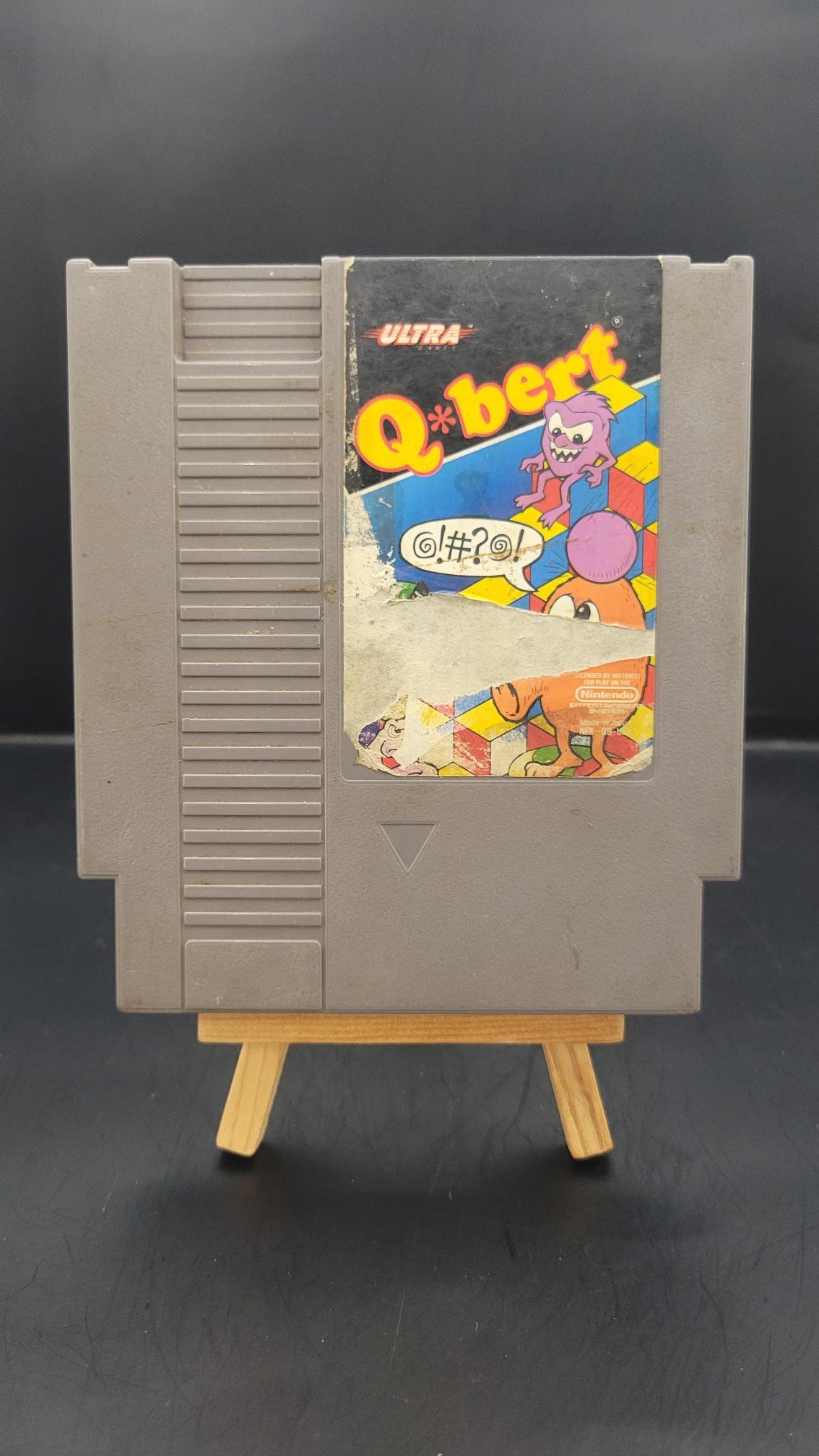 NES Q*Bert (Label Damage)